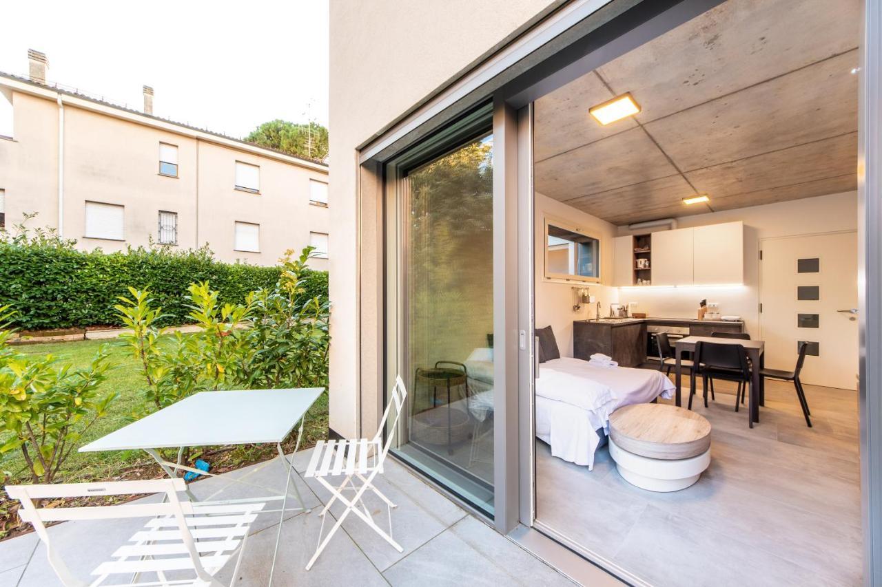 Housmart Toscana 53 Black Bologna Exterior foto
