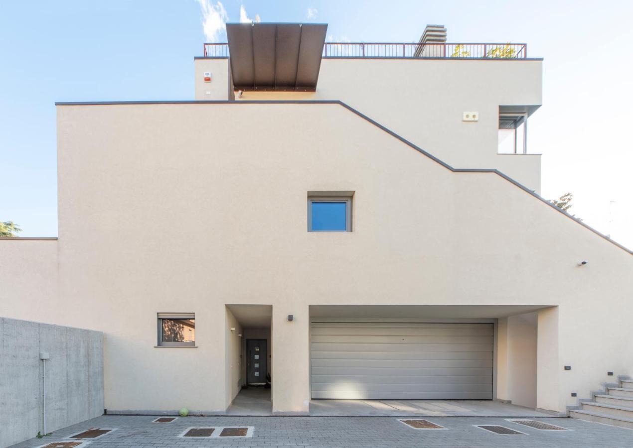 Housmart Toscana 53 Black Bologna Exterior foto