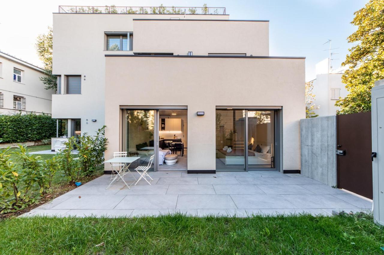 Housmart Toscana 53 Black Bologna Exterior foto