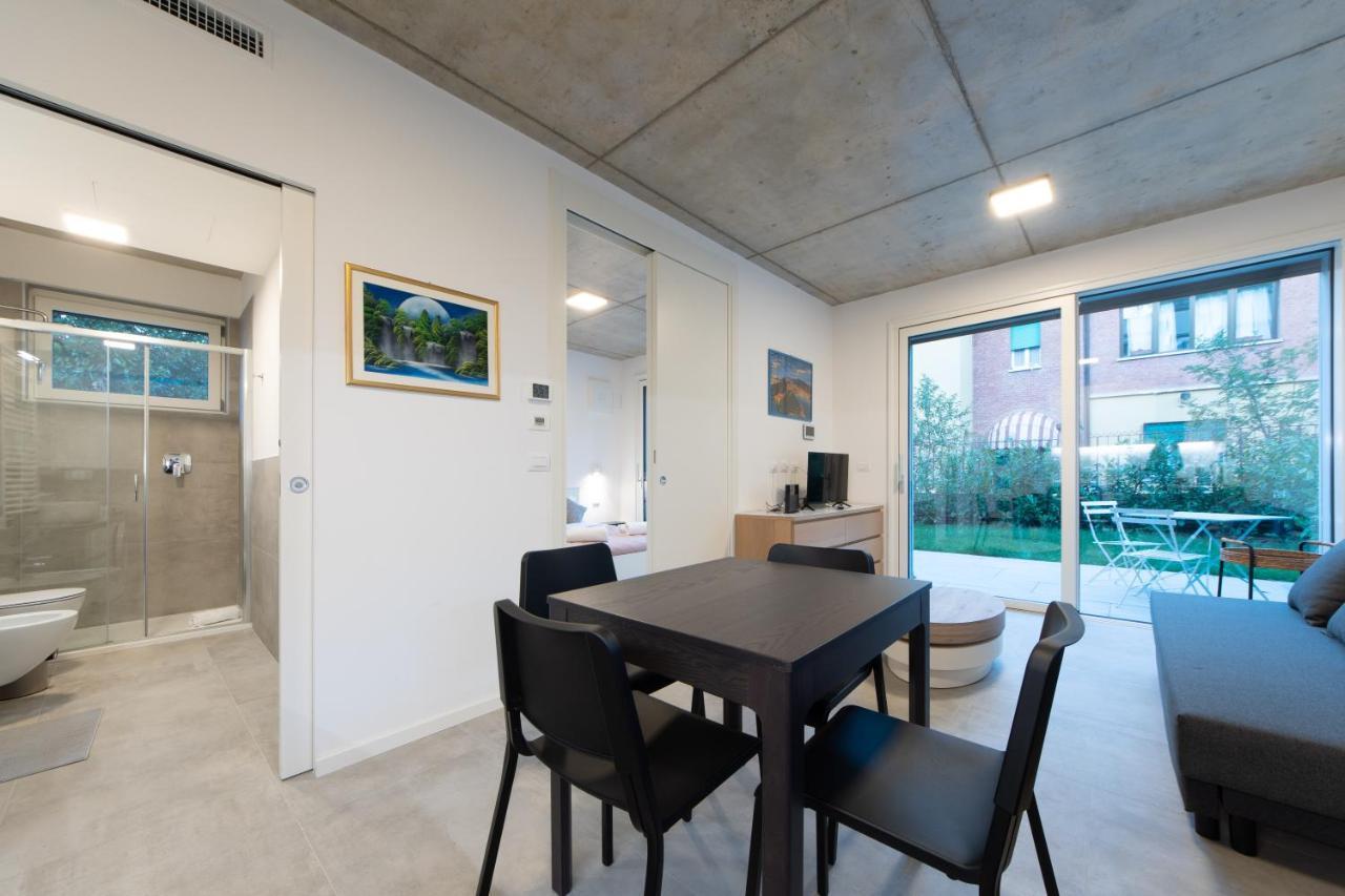 Housmart Toscana 53 Black Bologna Exterior foto